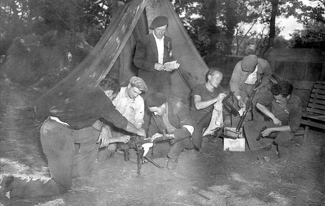 The-OSS-Assisting-French-Resistance-In-the-Haute-Savoie-Region-2