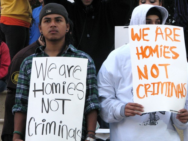 20110127_jones_INJUNCTION3-620x465